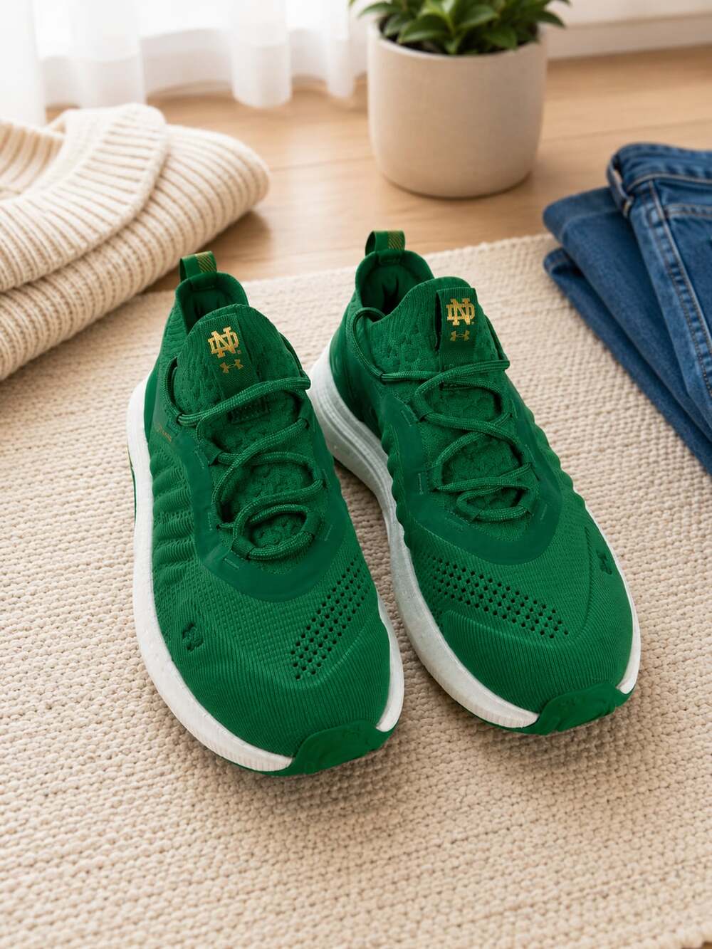 Under Armour HOVR Phantom 3 Notre Dame Fighting Irish Running Shoes